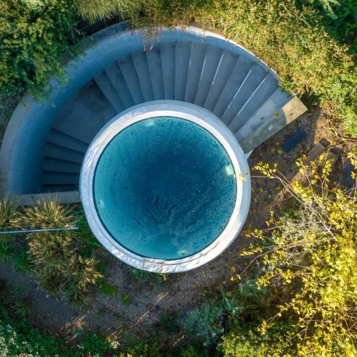 Σφαιρική πισίνα στον Μυστρά στη λίστα με τις κορυφαίες πισίνες του κόσμου!