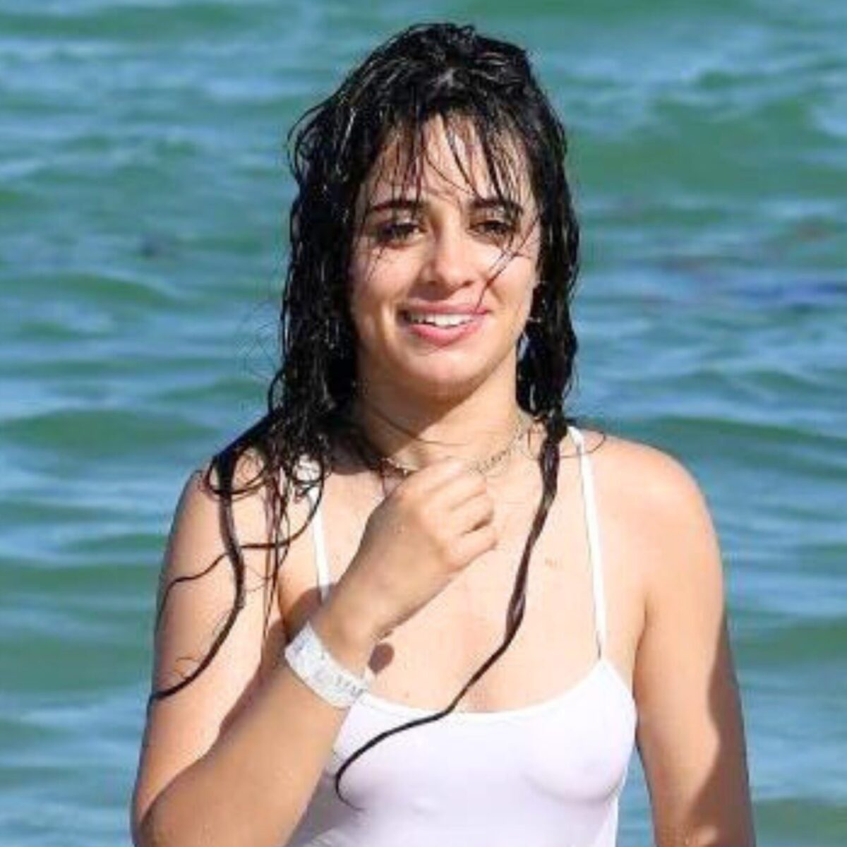 H Camilla Cabello καλεσμένη στο πάρτι Έλληνα επιχειρηματία: Oι βόλτες στην Αθήνα