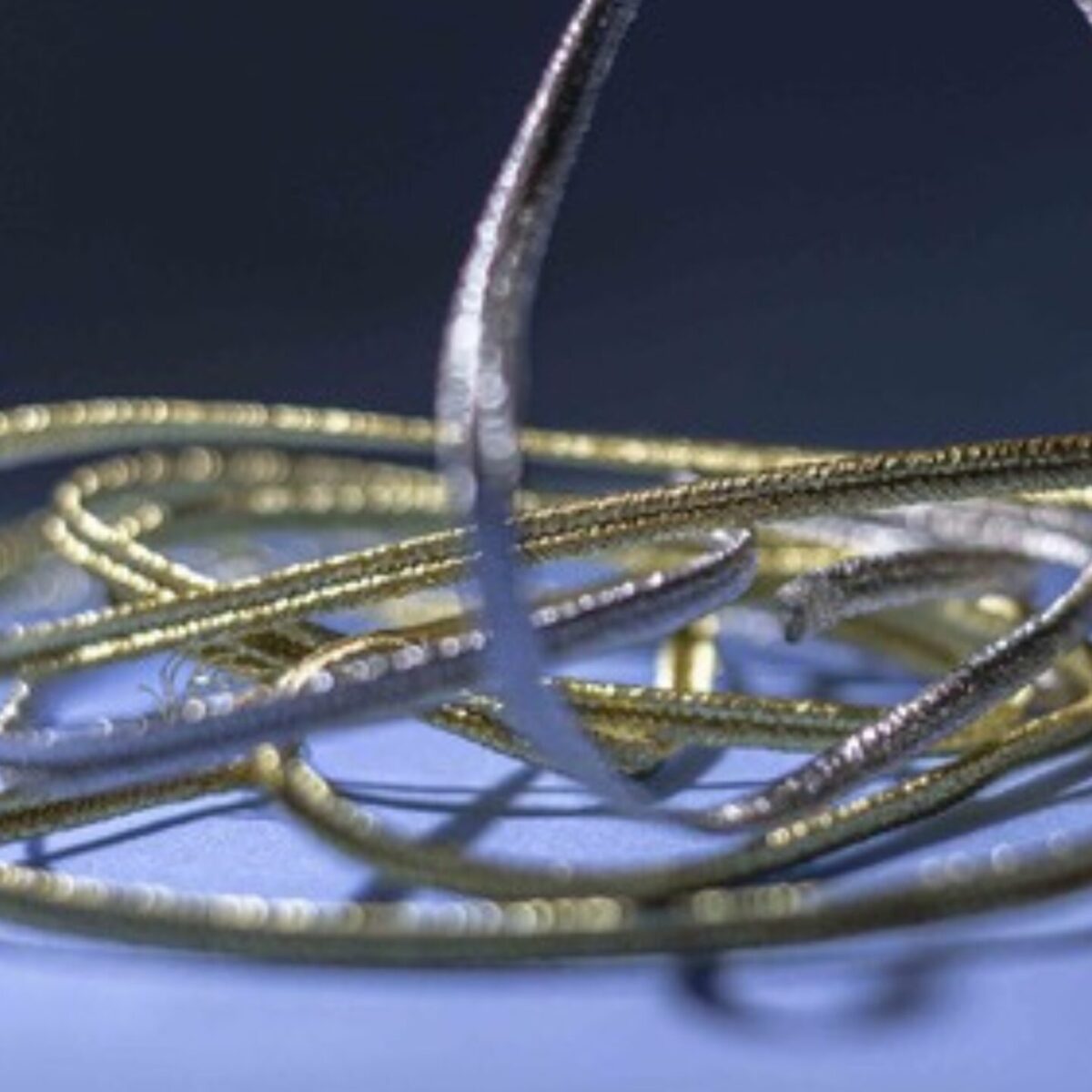 Μοναδική προϋπόθεση για να πάρεις μέρος σ’ αυτή την έκθεση είναι η αγάπη σου για τη χρυσοκλωστή και το εργόχειρο!