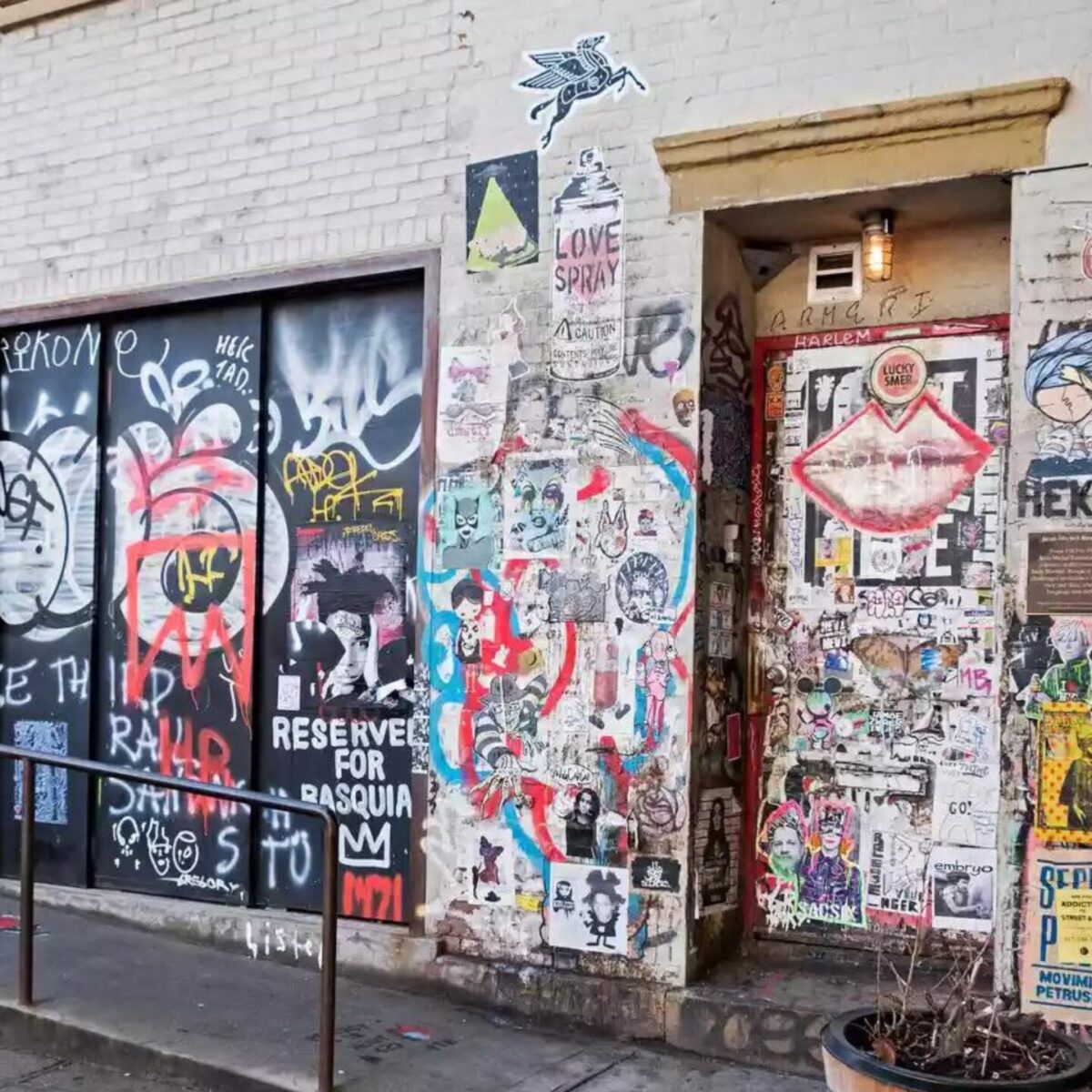 Aυτό το διαμέρισμα αγόρασε η Αντζελίνα Τζολί για να εγκαταστήσει την εταιρία της: Σε ποιον θρυλικό καλλιτέχνη ανήκε