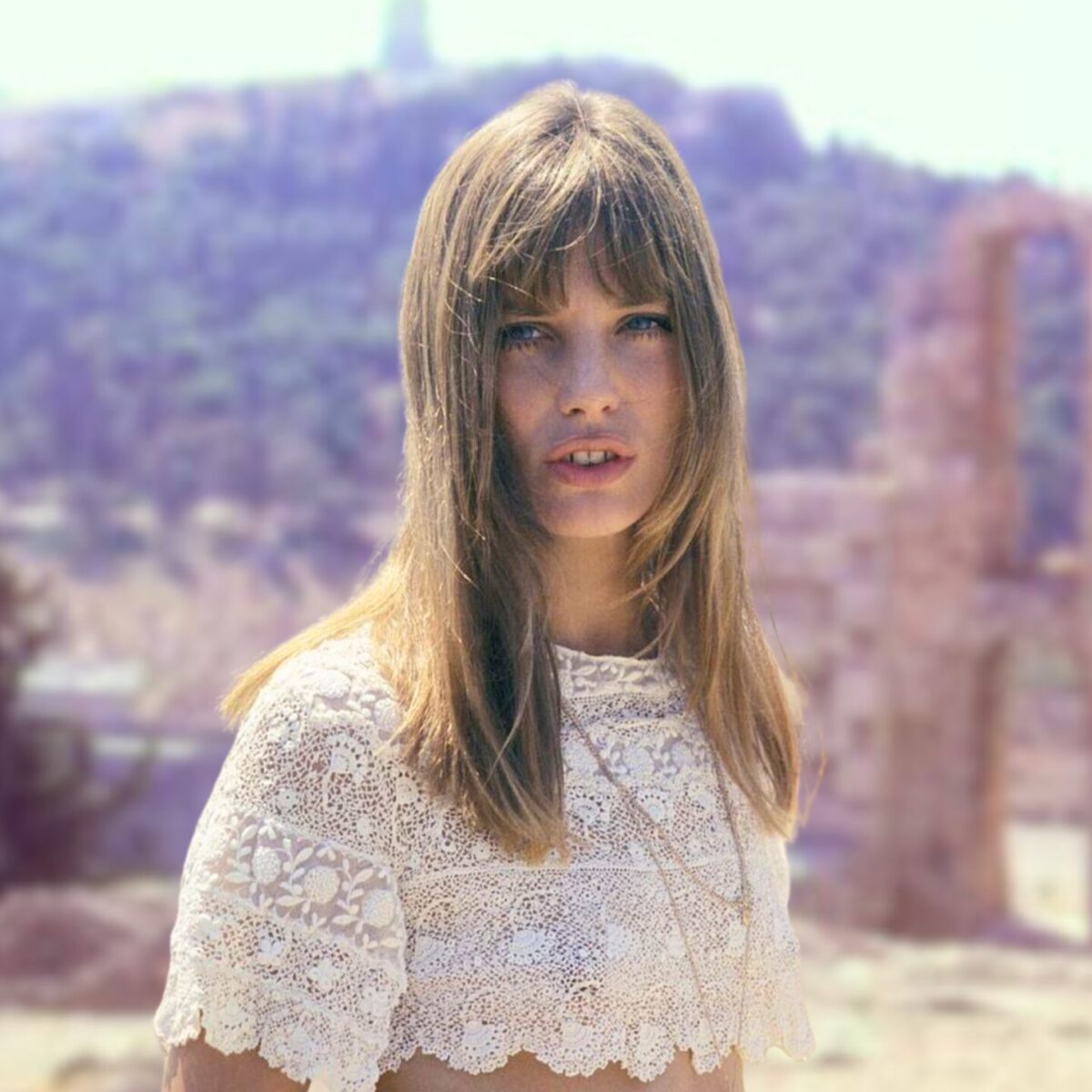 Όταν η Jane Birkin περπάτησε ξυπόλητη στον Παρθενώνα: Tο ταξίδι στην Ελλάδα που δεν ξέχασε ποτέ