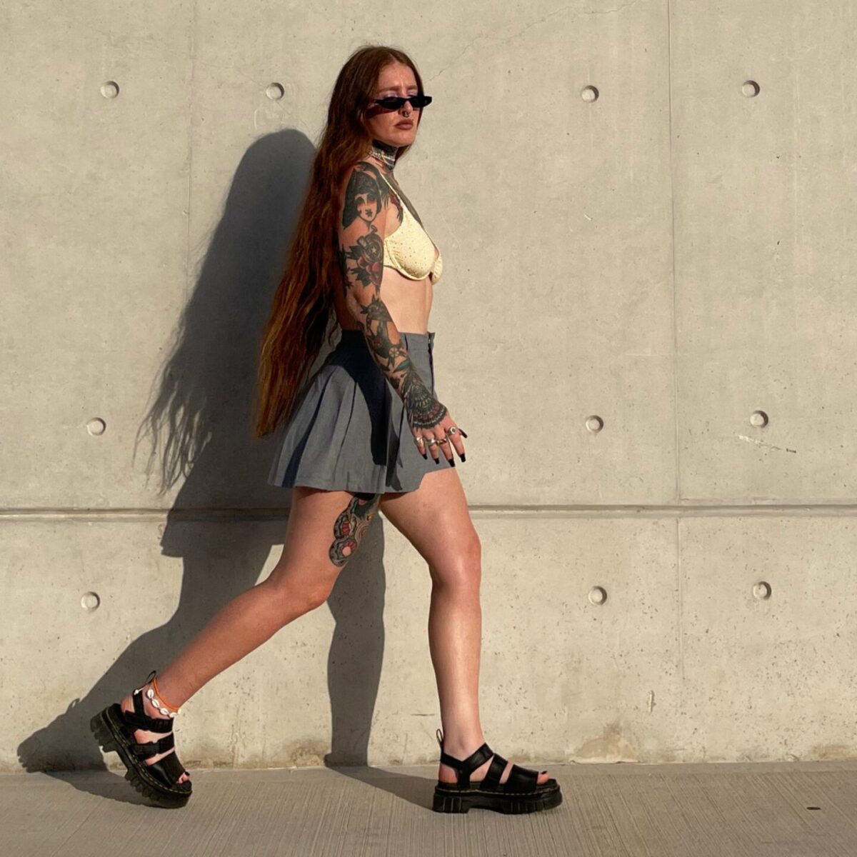 Offbeat Summer: Dr. Martens, τα σανδάλια που σε συνοδεύουν κάθε καλοκαίρι!