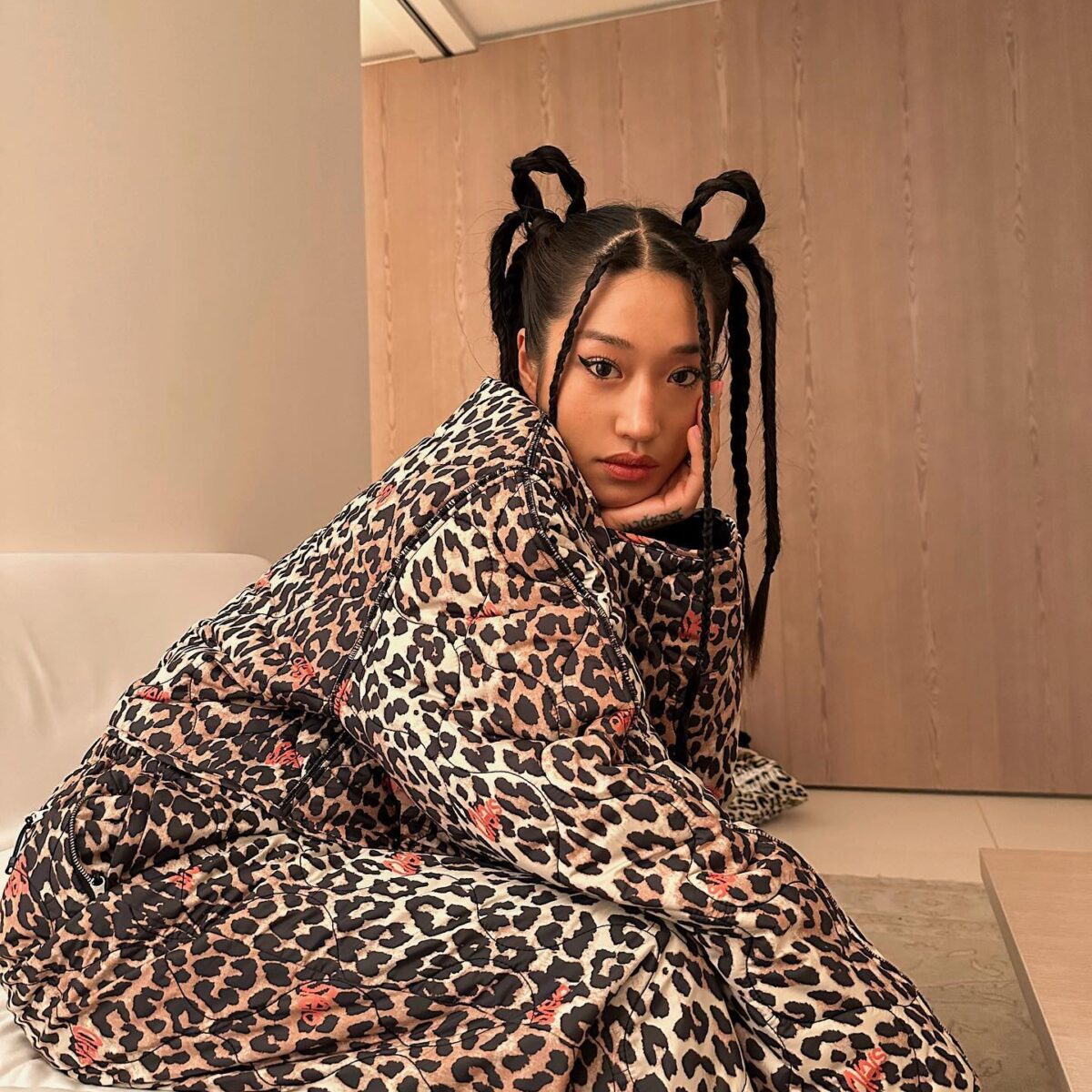 Η Peggy Gou είναι η streetstyle μούσα μας κι όχι άδικα