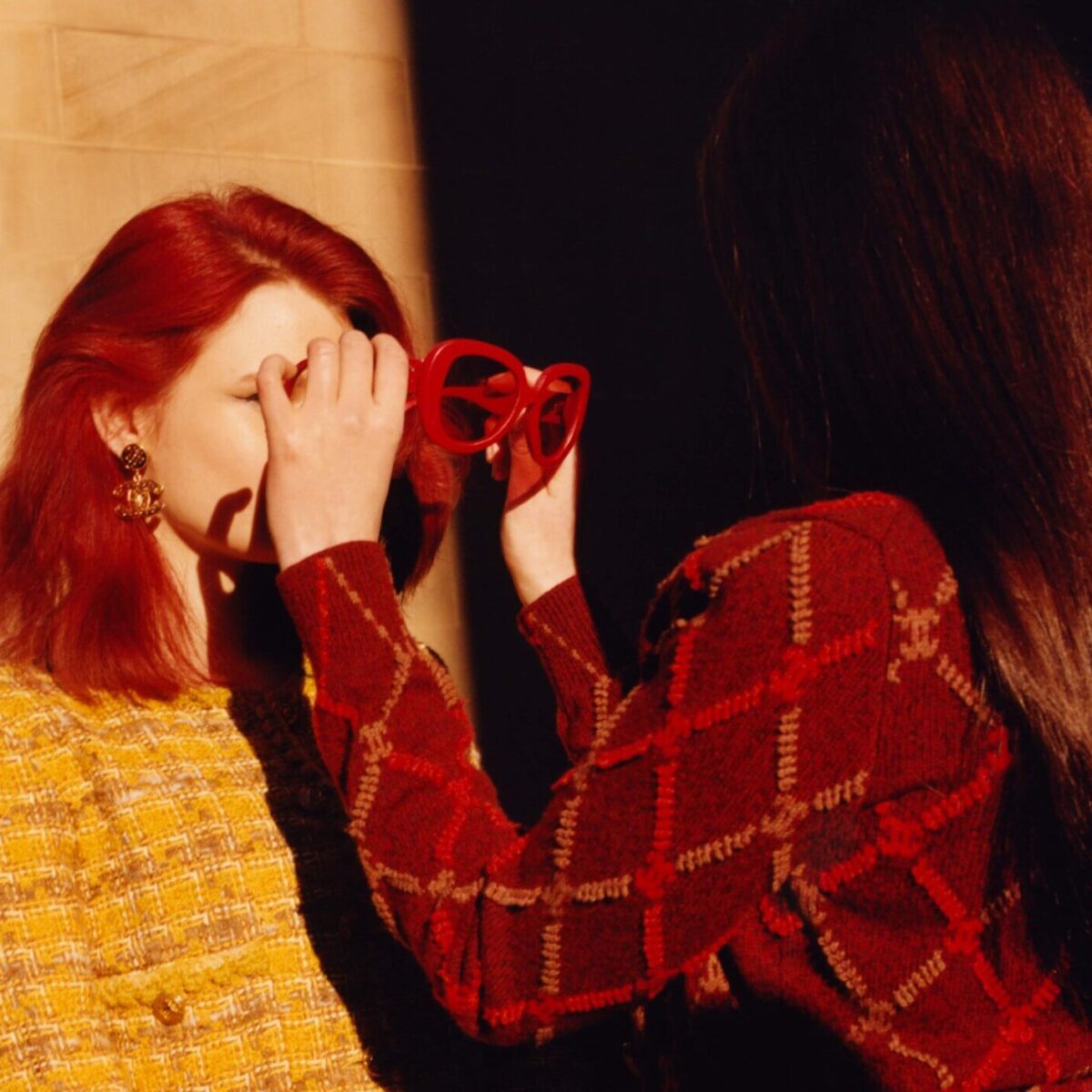 Chanel: Το ταξίδι στο Manchester που μας συγκλόνισε