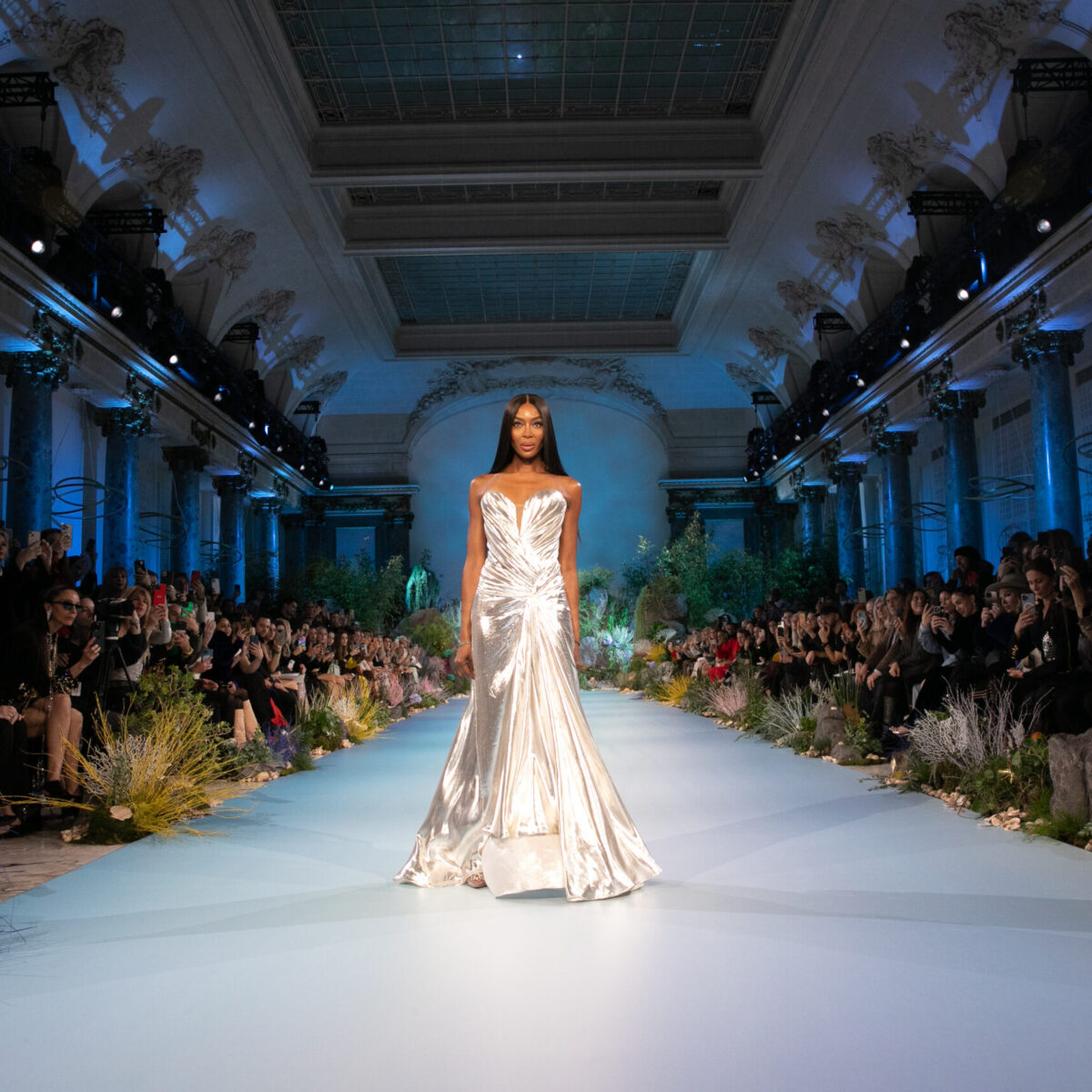 Celia Kritharioti: Η Naomi Campbell άνοιξε το show του οίκου στο Παρίσι και η Candice Swanepoel το έκλεισε