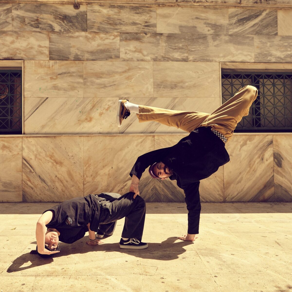 OLD MEETS KNU: Breaking στους δρόμους της Αθήνας, τότε και τώρα