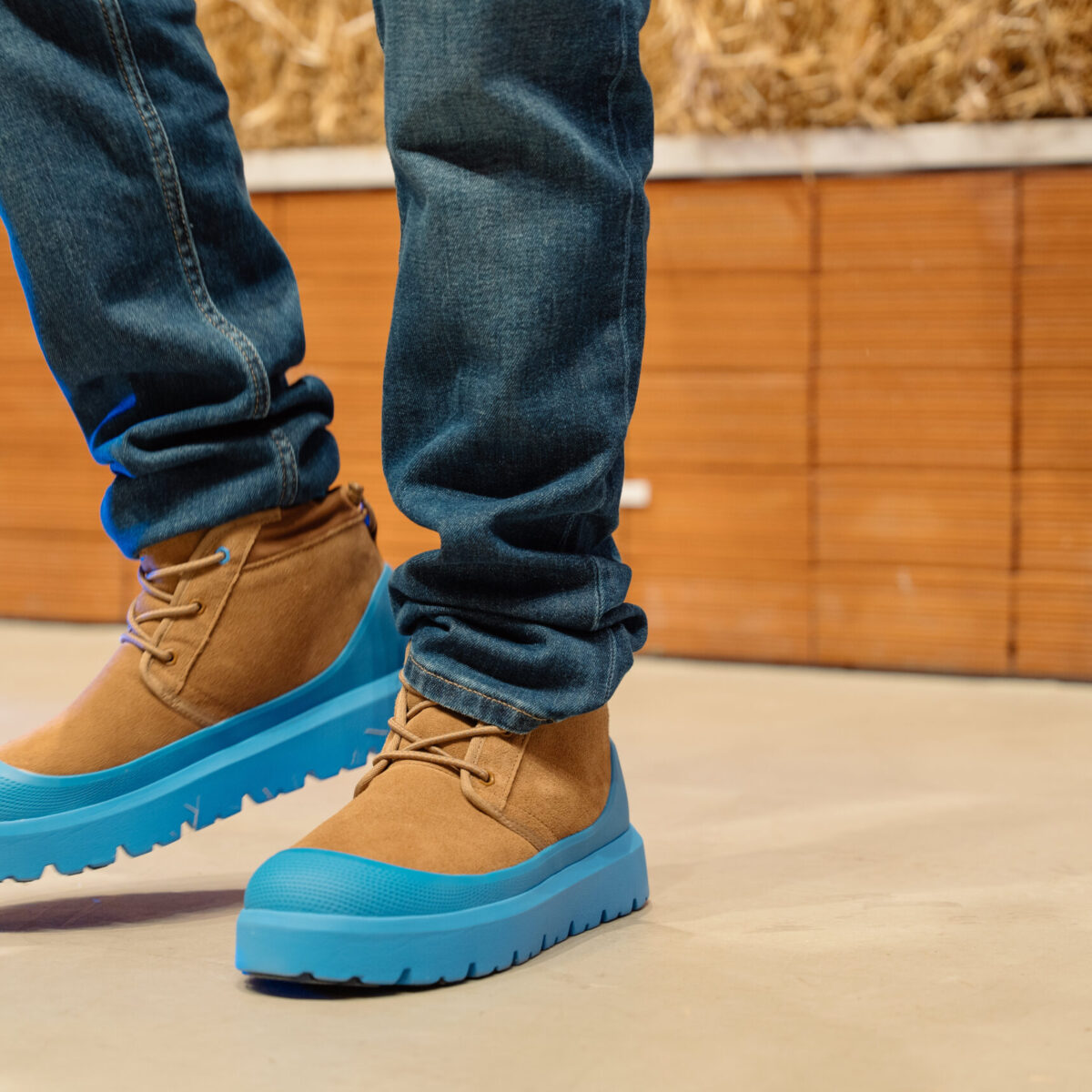 UGG: Άχυρα, cowboys και μια μικρή δόση από Post Malone στο κέντρο της Αθήνας