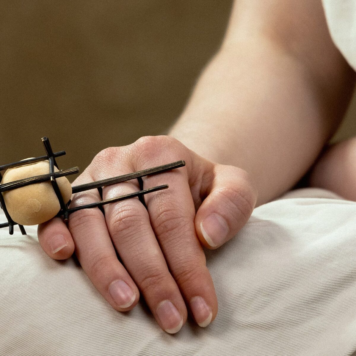 Κοσμήματα με… ψωμί -Η συλλογή «Rising» αναδεικνύει την τέχνη της ζύμης