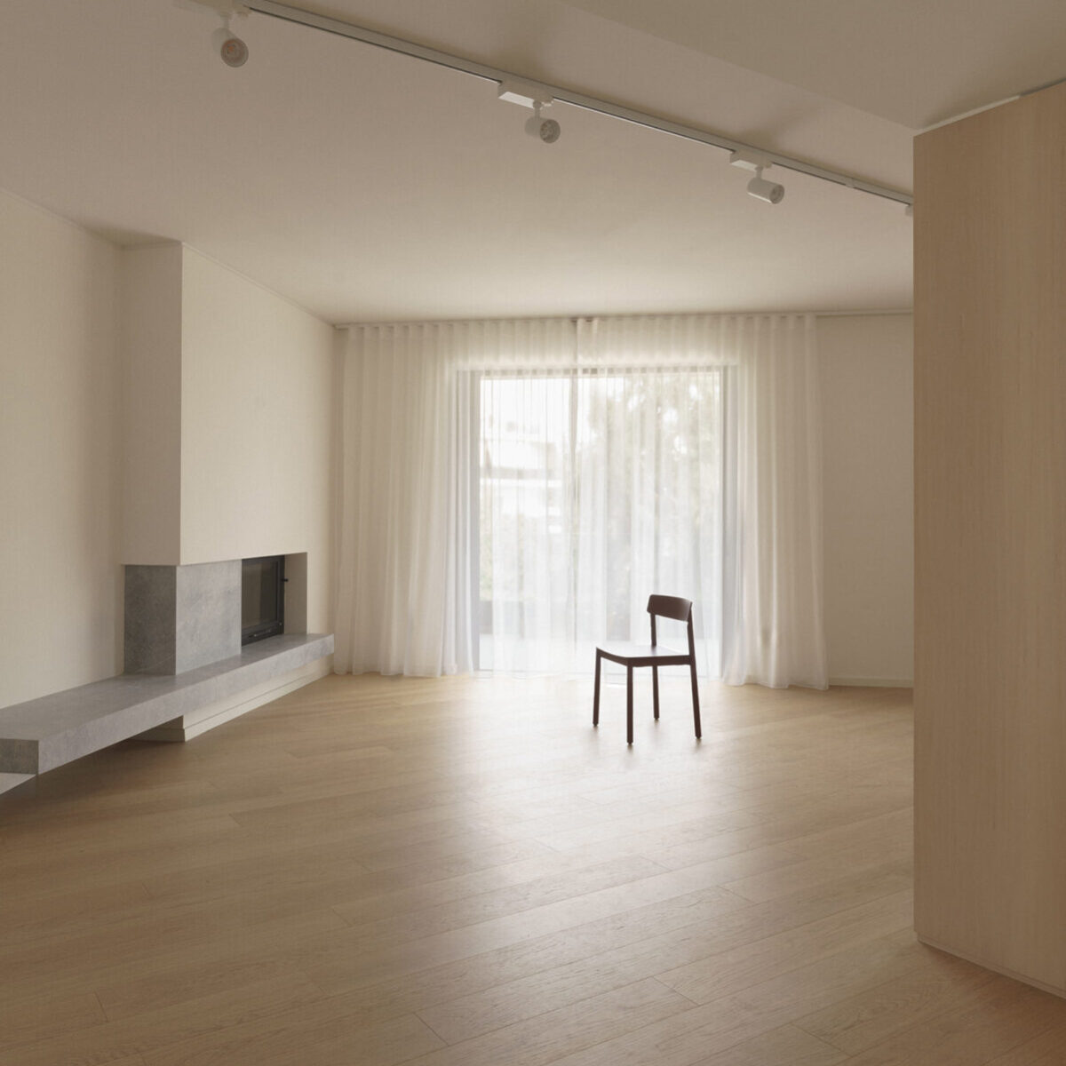 Πώς ένα διαμέρισμα εξισορροπεί ιδιωτικούς και κοινόχρηστους χώρους με έμφαση στην κομψότητα