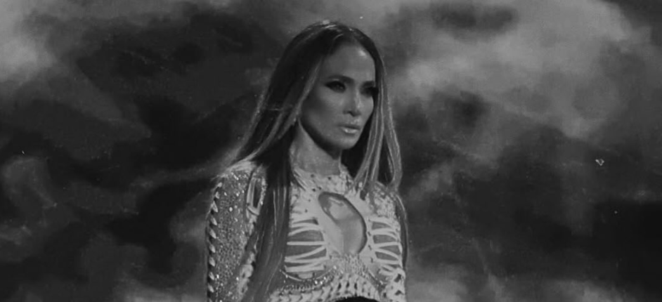 Η άβολη στιγμή που ο πορτιέρης της Chanel έδιωξε τη Jennifer Lopez!