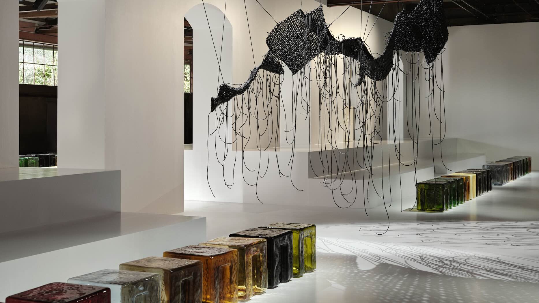 Η τέχνη του Μουράνο γυαλιού συναντά τον χώρο της μόδας