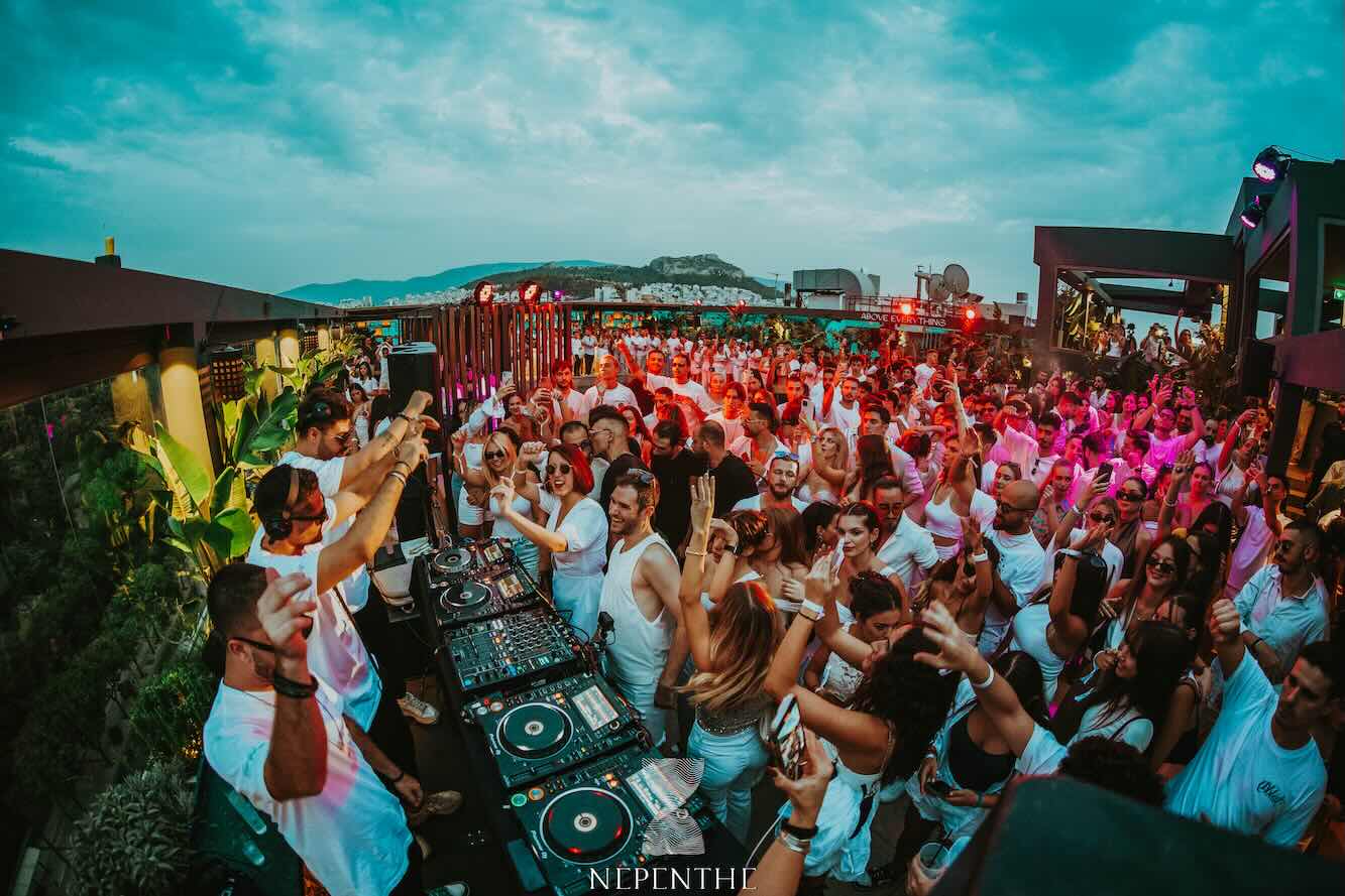 Ένα επετειακό rave στην κορυφή της πόλης: Θα είμαστε εκεί!