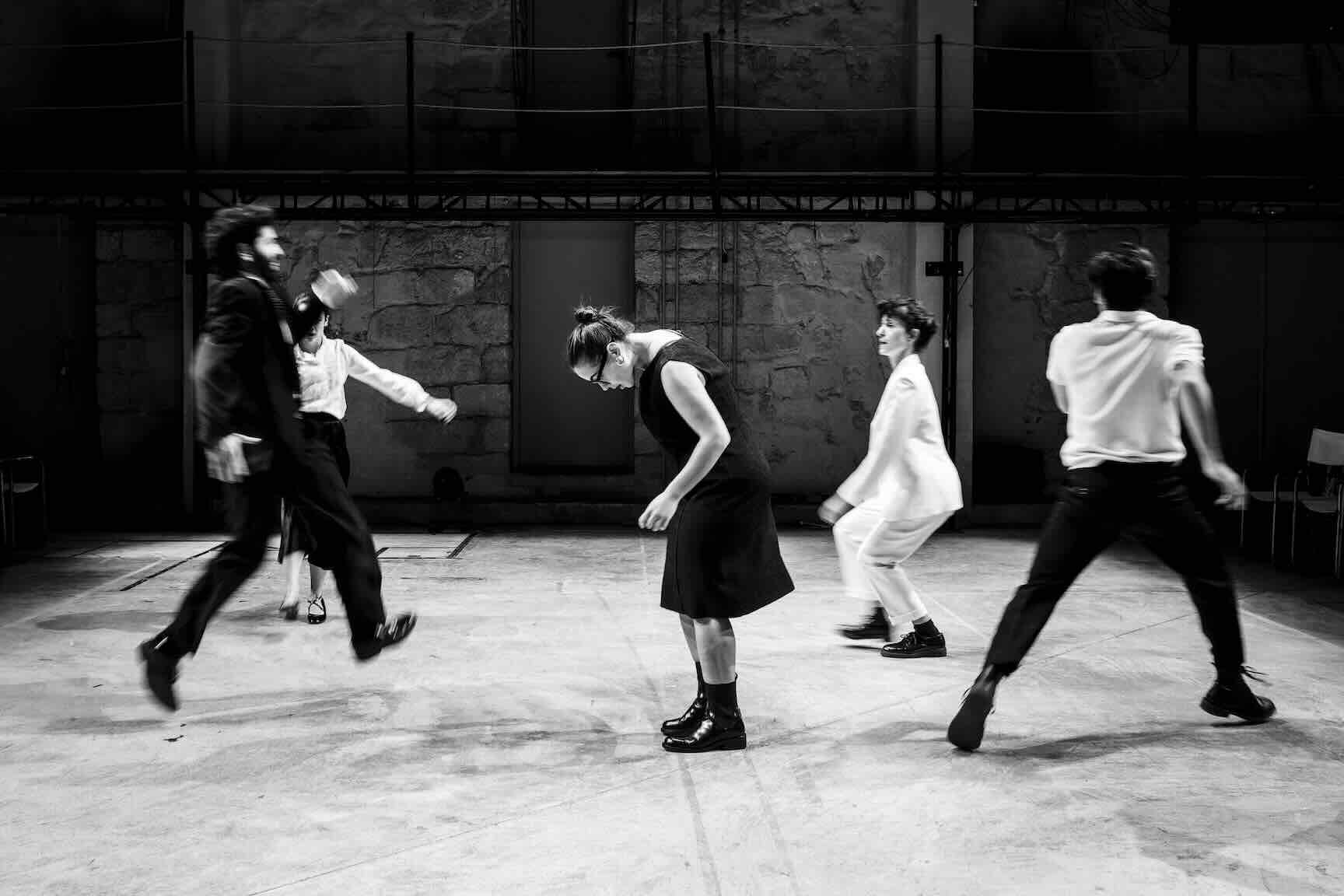 Απόσπασμα από την παράσταση «Οδοιπορικό στη Σατίλα» της Πειραματικής σκηνής του Εθνικού