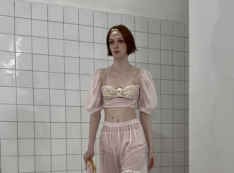 VIVETTA SS26 : Οι Σειρήνες θέλουν απλώς να περάσουν καλά