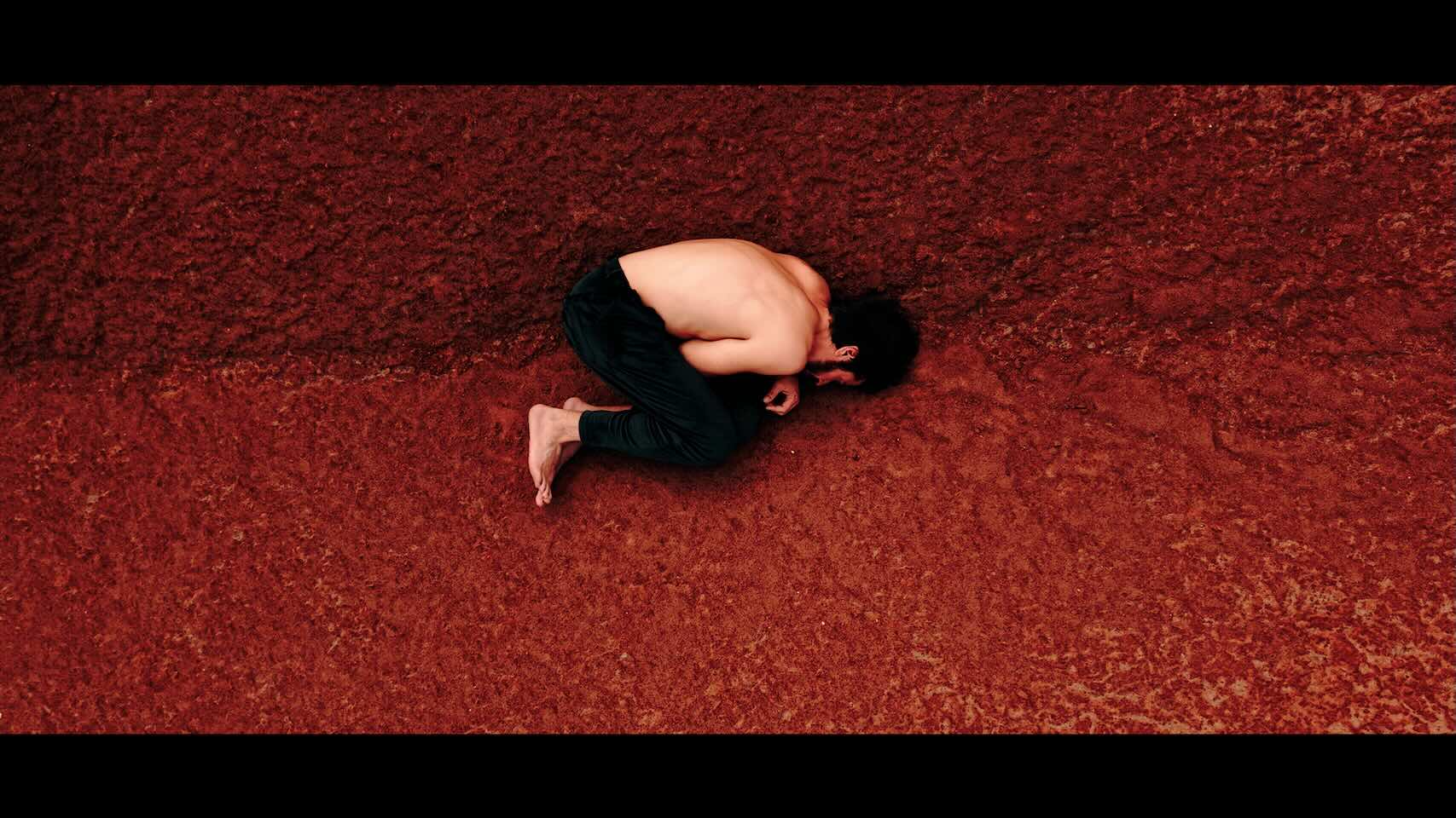 Το DANTE γιορτάζει 10 χρόνια δημιουργίας με μια εντυπωσιακή ταινία μικρού μήκους με πρωταγωνιστή τον Δημήτρη Γκοτσόπουλο