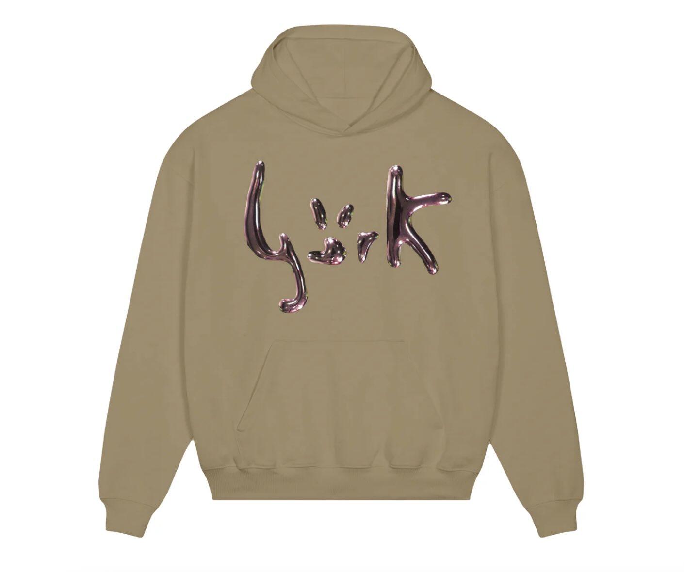 Το νέο merch της Björk είναι iconic όπως και η ίδια