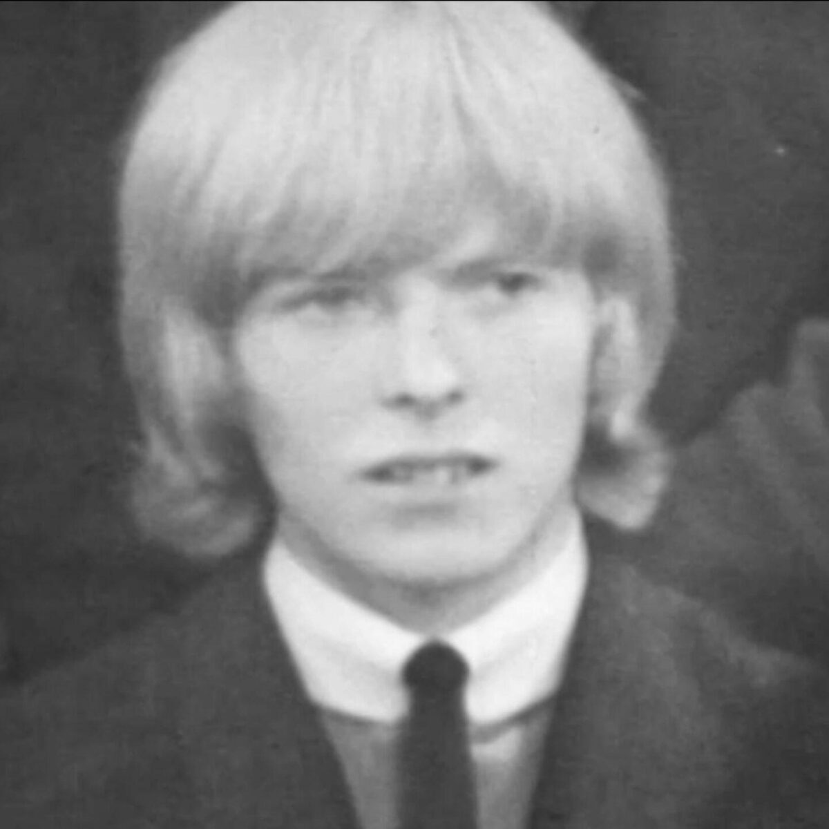 Ο 17χρονος David Bowie και η “Επανάσταση των Μαλλιών”