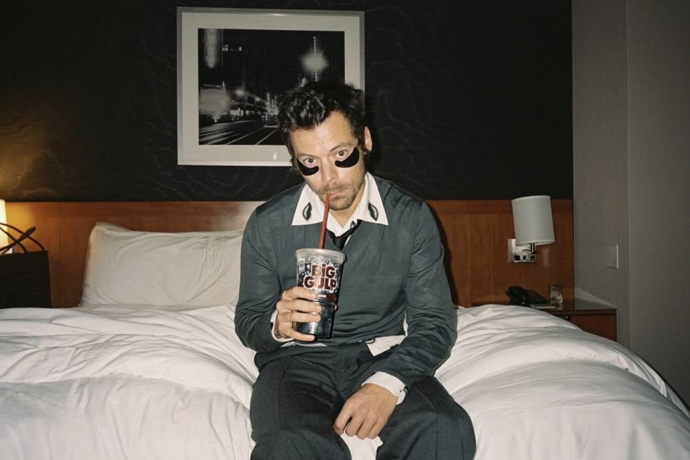 O Harry Styles επιστρέφει με το “Aperture” και δεν απογοητεύει! Aperture